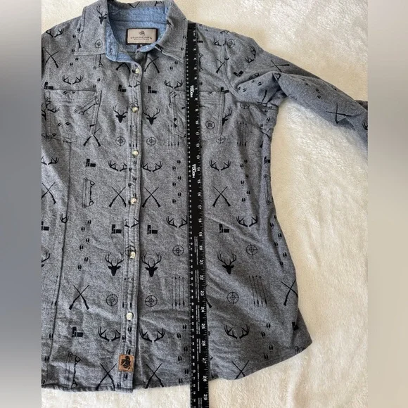 Legendary Whitetails Long Sleeve Button Up Shirt Size XL Like New - Picture 5 of 6